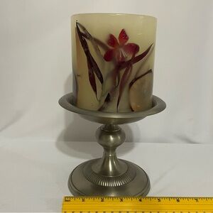 Silver plated wide candle holder with candle